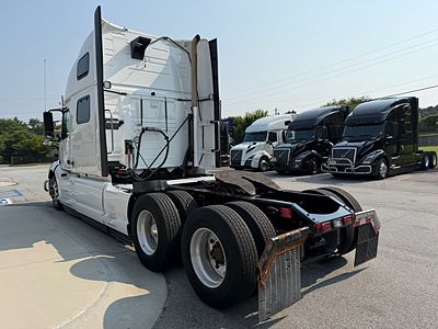 2023 Volvo VNL64T860