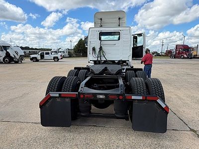 2019 Volvo VNR