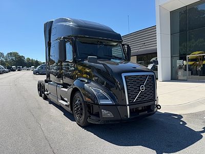 2022 Volvo VNL64T760