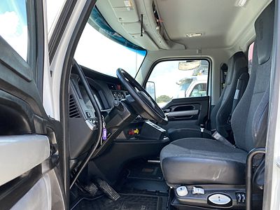 2026 Kenworth T880