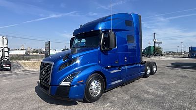 2022 Volvo VNL64T760