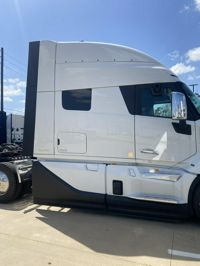 2025 Volvo VNL64T840