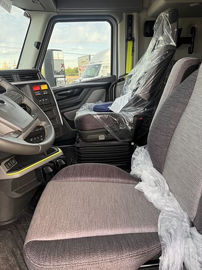 2026 Volvo VNL64T840