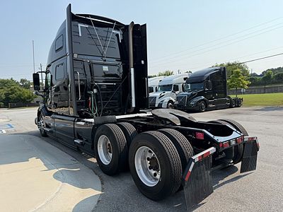 2023 Volvo VNL64T860