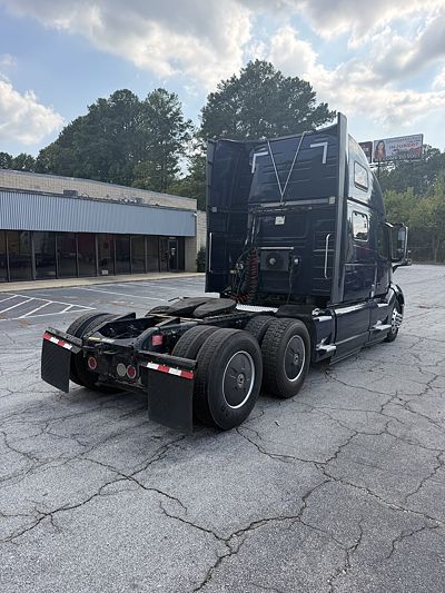 2020 Volvo VNL64T860