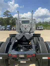 2025 Volvo VNX64T300