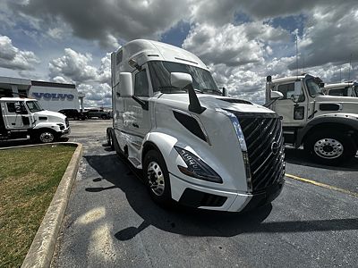 2027 Volvo VNL64T860