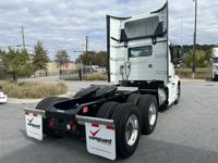 2025 Volvo VNL64T300