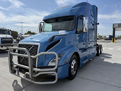 2022 Volvo VNL64T860