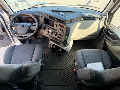 2026 Volvo VNL64T860