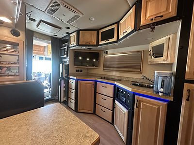 2016 Volvo VNL