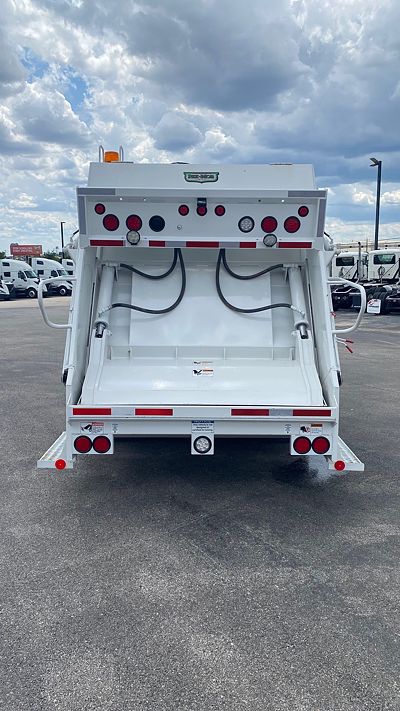 2024 Mack MD642