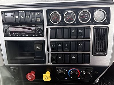 2025 Mack PIN64T