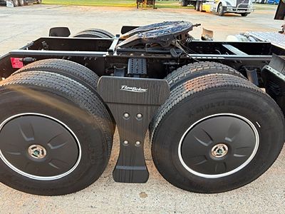2022 Volvo VNR