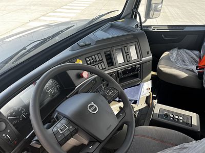 2026 Volvo VHD64F300