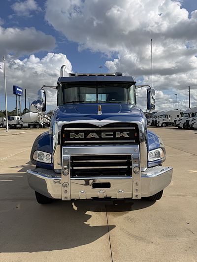 2021 Mack GRANITE 64BT