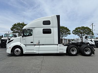 2021 Volvo VNL64T860