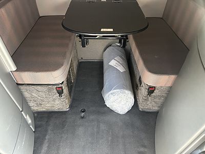2024 Volvo VNL64T860