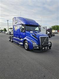 2022 Volvo VNL64T860