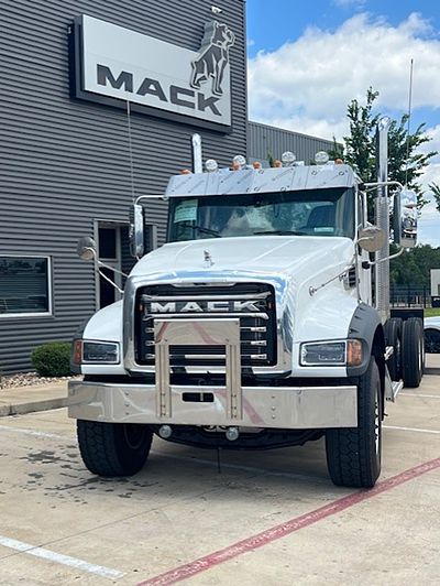2027 Mack GR64F