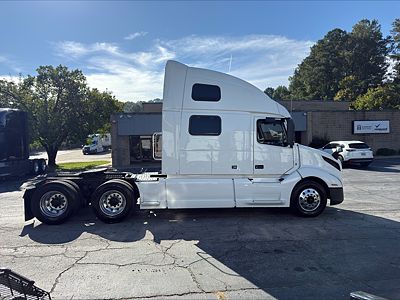 2022 Volvo VNL64T860