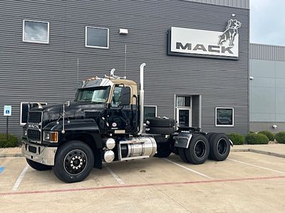 2027 Mack PINNACLE 64T