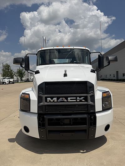 2019 Mack ANTHEM 64T