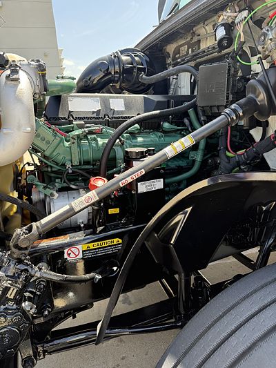 2022 Volvo VNL64T740
