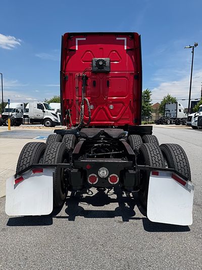 2023 Freightliner CASCADIA 126