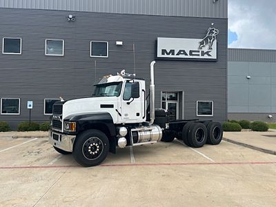 2027 Mack PIN64T