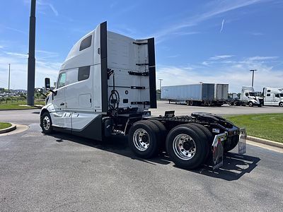 2027 Volvo VNL64T860