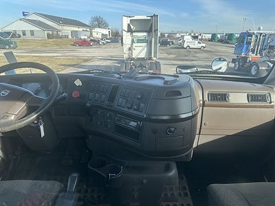 2014 Volvo VNM200
