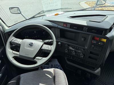 2027 Volvo VNL64T860