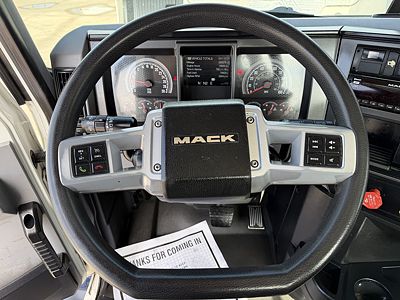 2020 Mack ANTHEM 64T