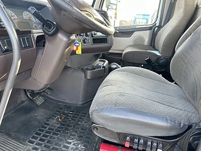 2014 Volvo VNM200