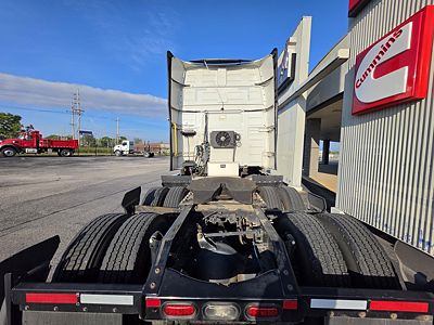 2023 Volvo VNL64T740