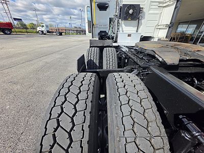 2023 Volvo VNL64T740