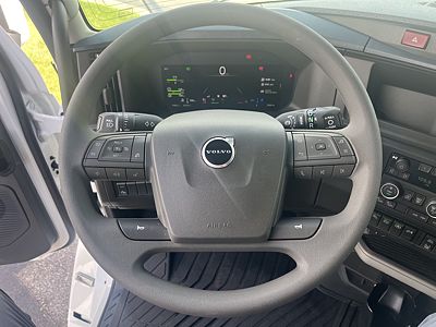 2027 Volvo VNL64T660