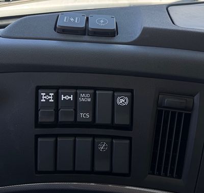 2026 Volvo VHD64B300