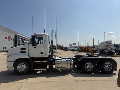 2020 Mack ANTHEM 64T