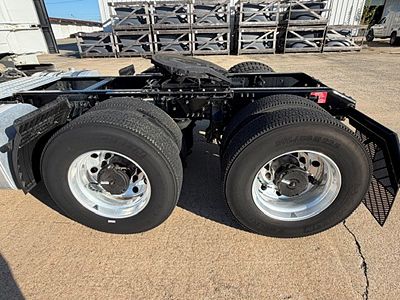 2022 Volvo VNR