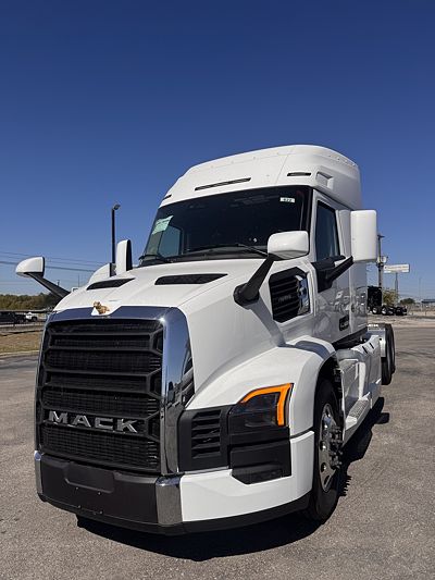 2026 Mack PIONEER 64T