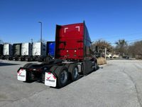 2025 Volvo VNL64T660