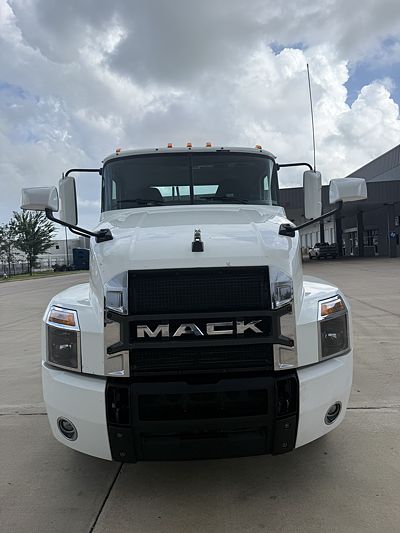 2021 Mack ANTHEM 64T