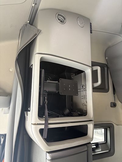 2020 Volvo VNL64T760