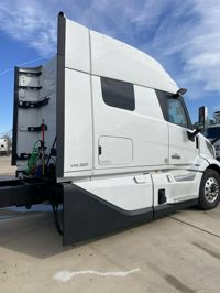 2025 Volvo VNL64T840