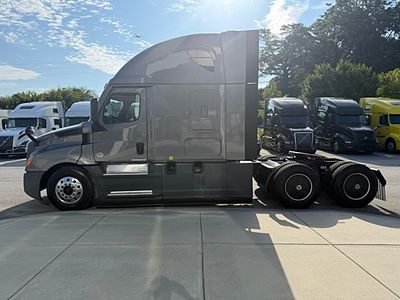 2022 Freightliner CASCADIA 126