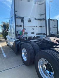 2025 Volvo VNL64T860