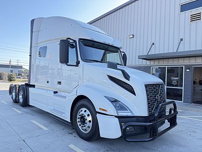 2023 Volvo VNL64T740