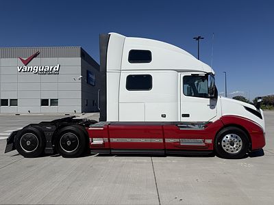 2025 Volvo VNL64T860